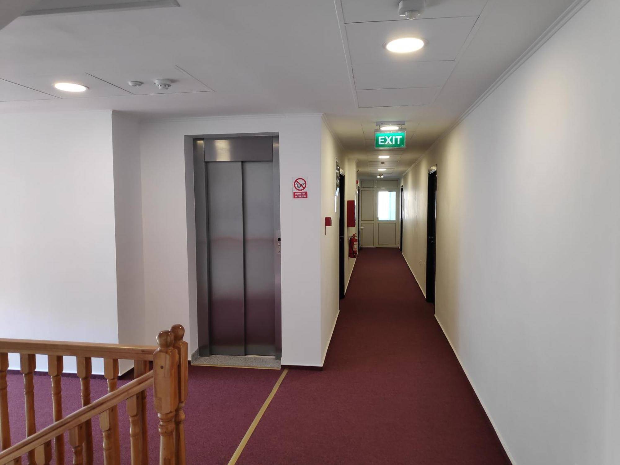 Hostel Caliman Качулата Екстериор снимка