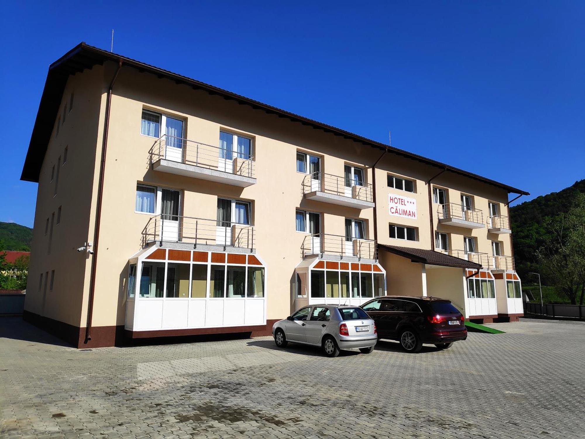 Hostel Caliman Качулата Екстериор снимка